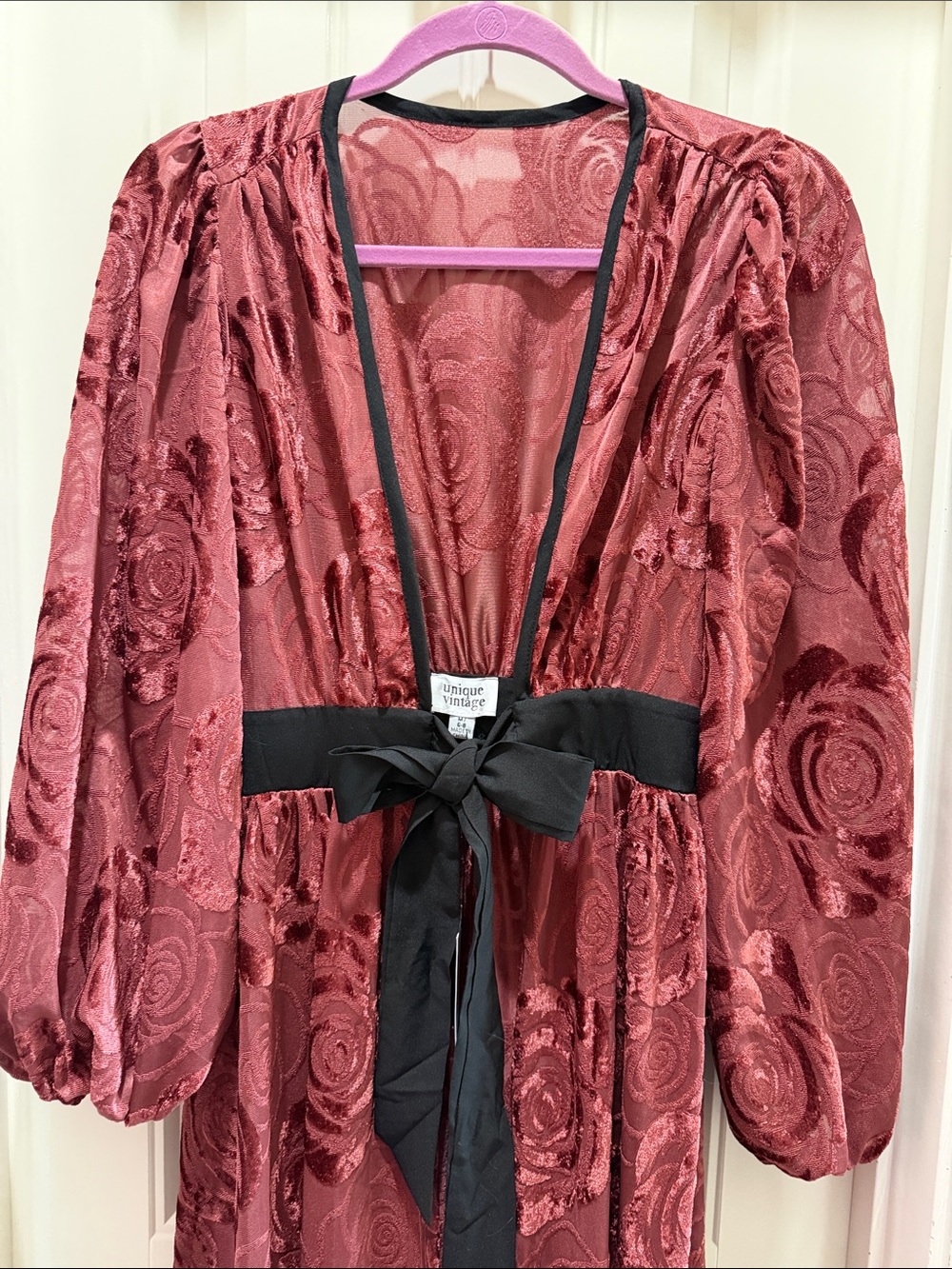 Unique Vintage Rose-Pattern Velvet Burnout Robe in Deep Rose with Black Trim - Picture 5 of 5